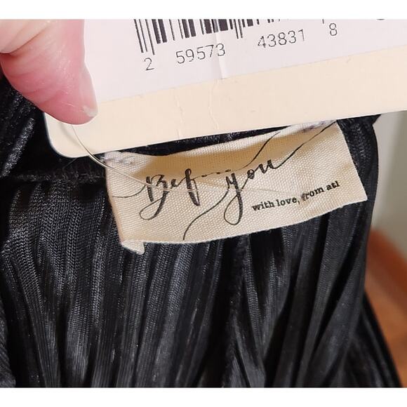 BEFORE YOU Black Pleated Velvet Wide Leg Pants, Size Large - Picture 9 of 10